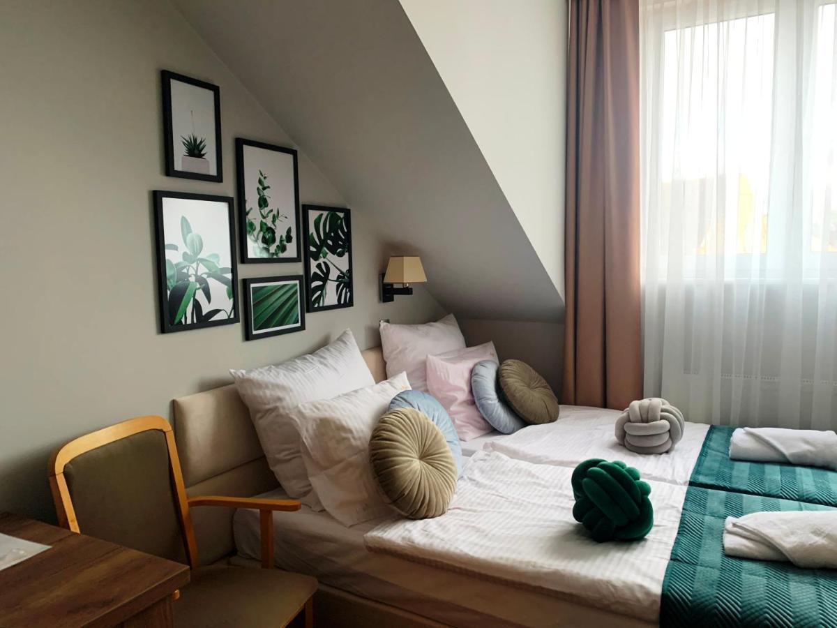 Dw California Bed and Breakfast Rewal Buitenkant foto