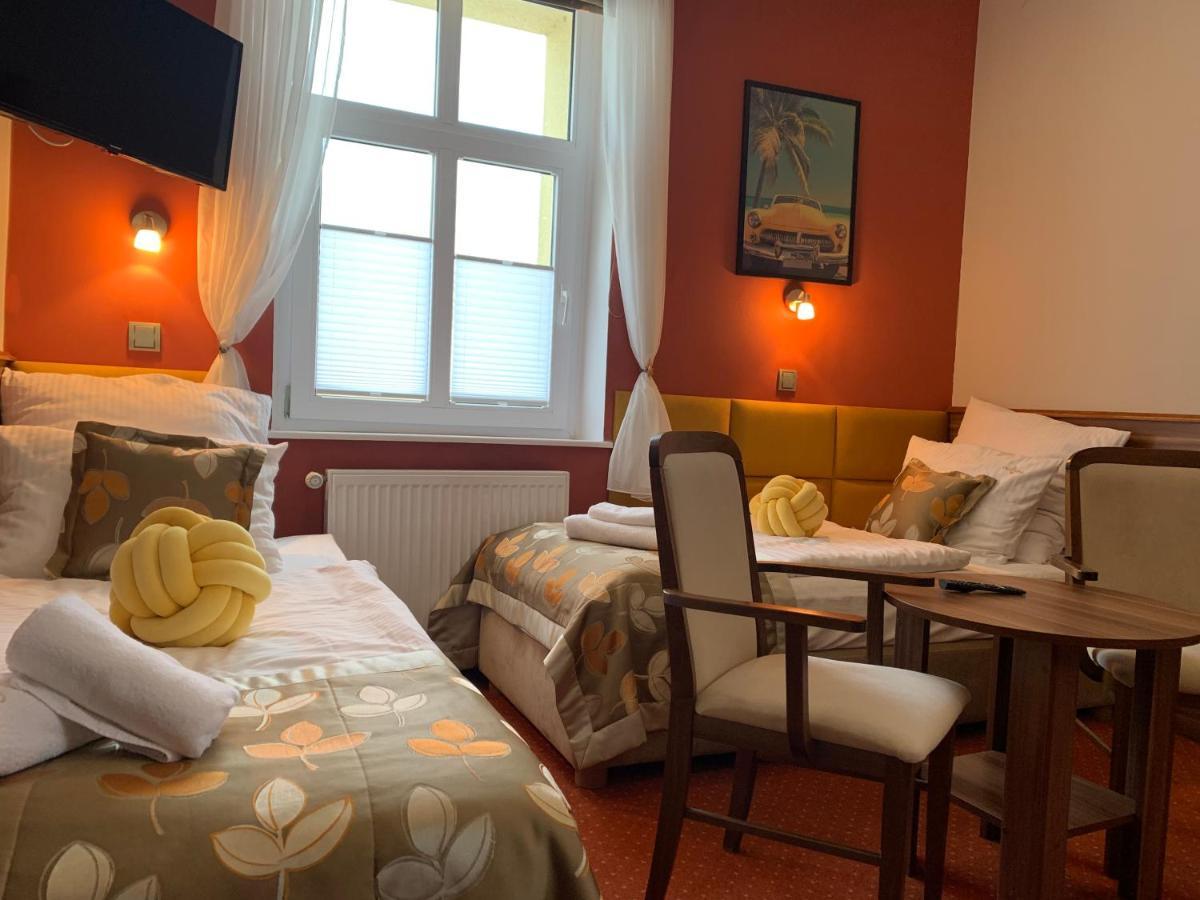 Dw California Bed and Breakfast Rewal Buitenkant foto