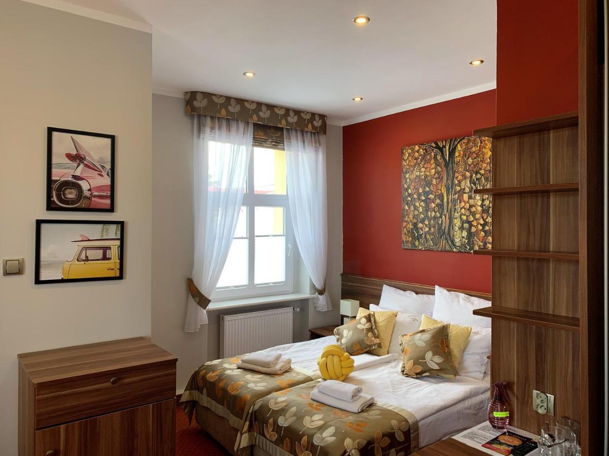 Dw California Bed and Breakfast Rewal Buitenkant foto