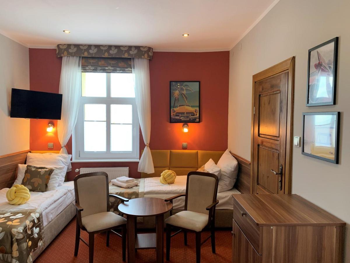 Dw California Bed and Breakfast Rewal Buitenkant foto