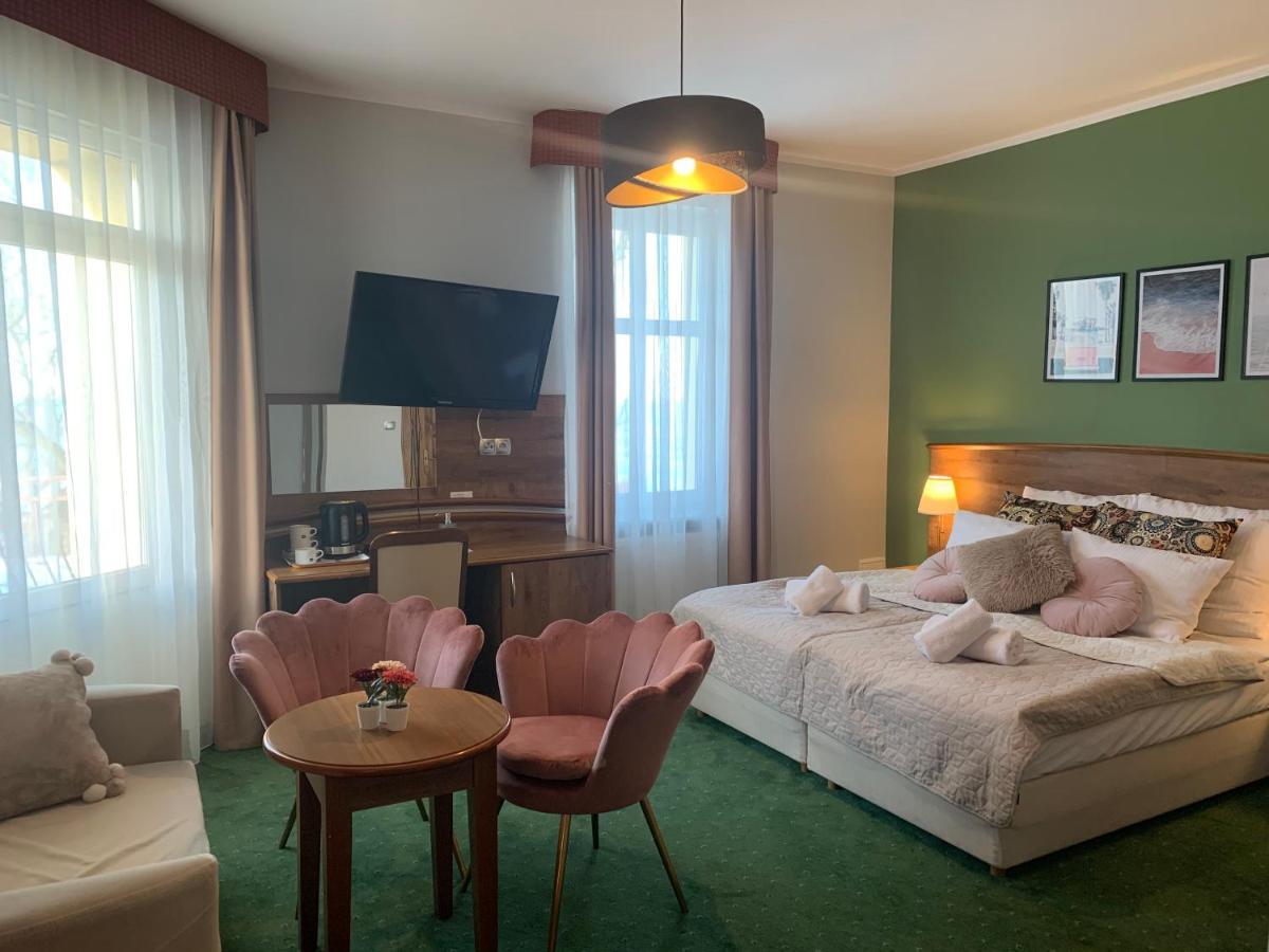 Dw California Bed and Breakfast Rewal Buitenkant foto
